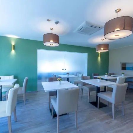 Manavahotel Ξενοδοχείο Herstal