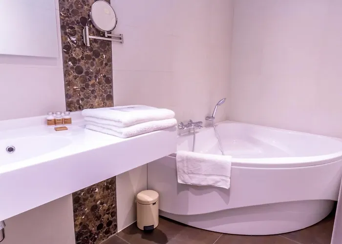 Manavahotel 3* Herstal